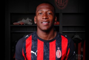 跟队记者：埃斯图皮尼安的身体状况良好，明天重新参与米兰合练