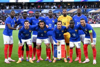 网页版登录入口-姆巴佩牛刀杀鸡追格子，坎特回归惊喜连连