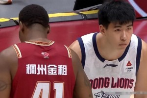 开云体育-再次单场送出6血帽！完爆浙江顶级内线，球迷：他可以替换周琦了