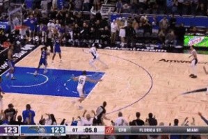 体育视频直播-超远三分绝杀魔术！福克斯伤愈复出将国王扛在肩上